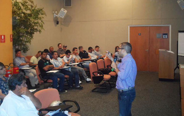Treinamento Ministrado pelo Prof. Alexandre Araujo